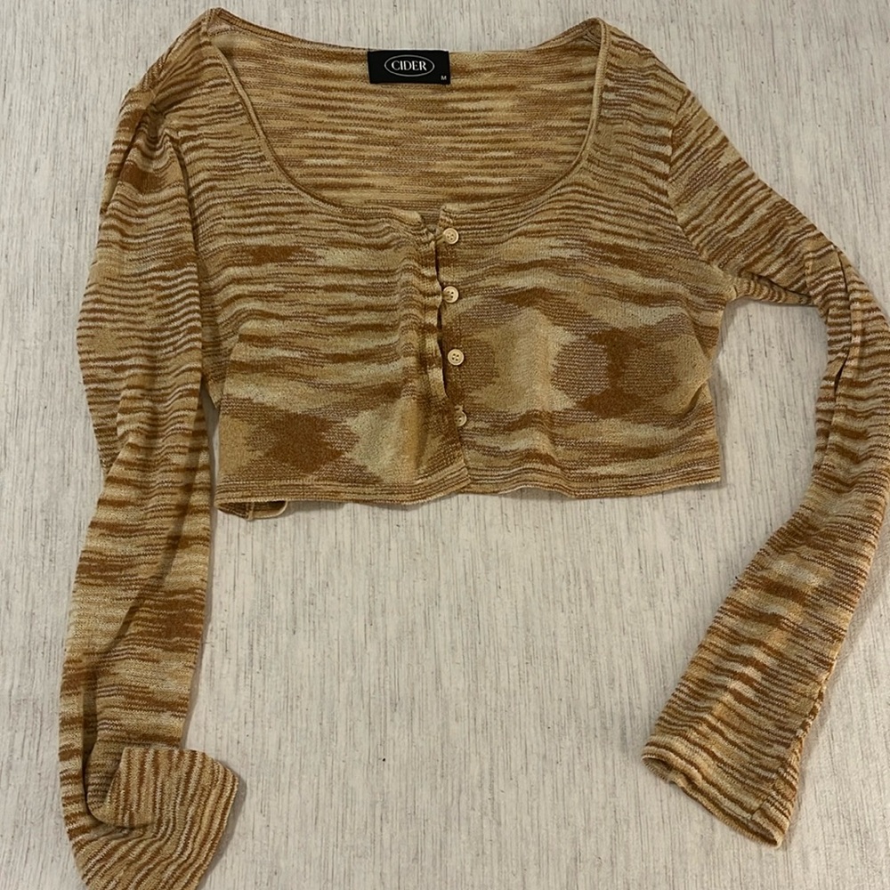 Crop long sleeve knit top